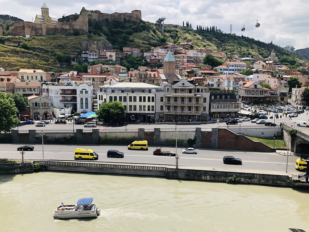 Fly to Tbilisi